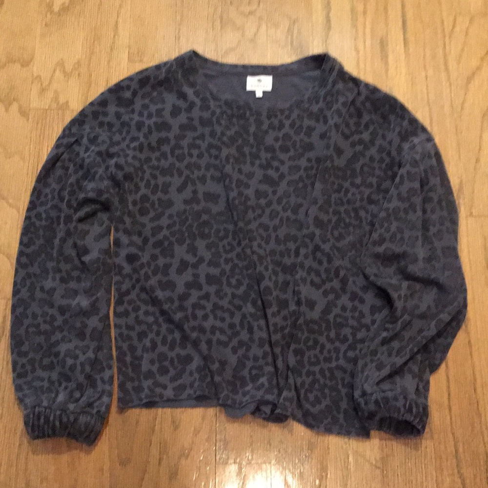 Sundry Leopard Ruched pullover